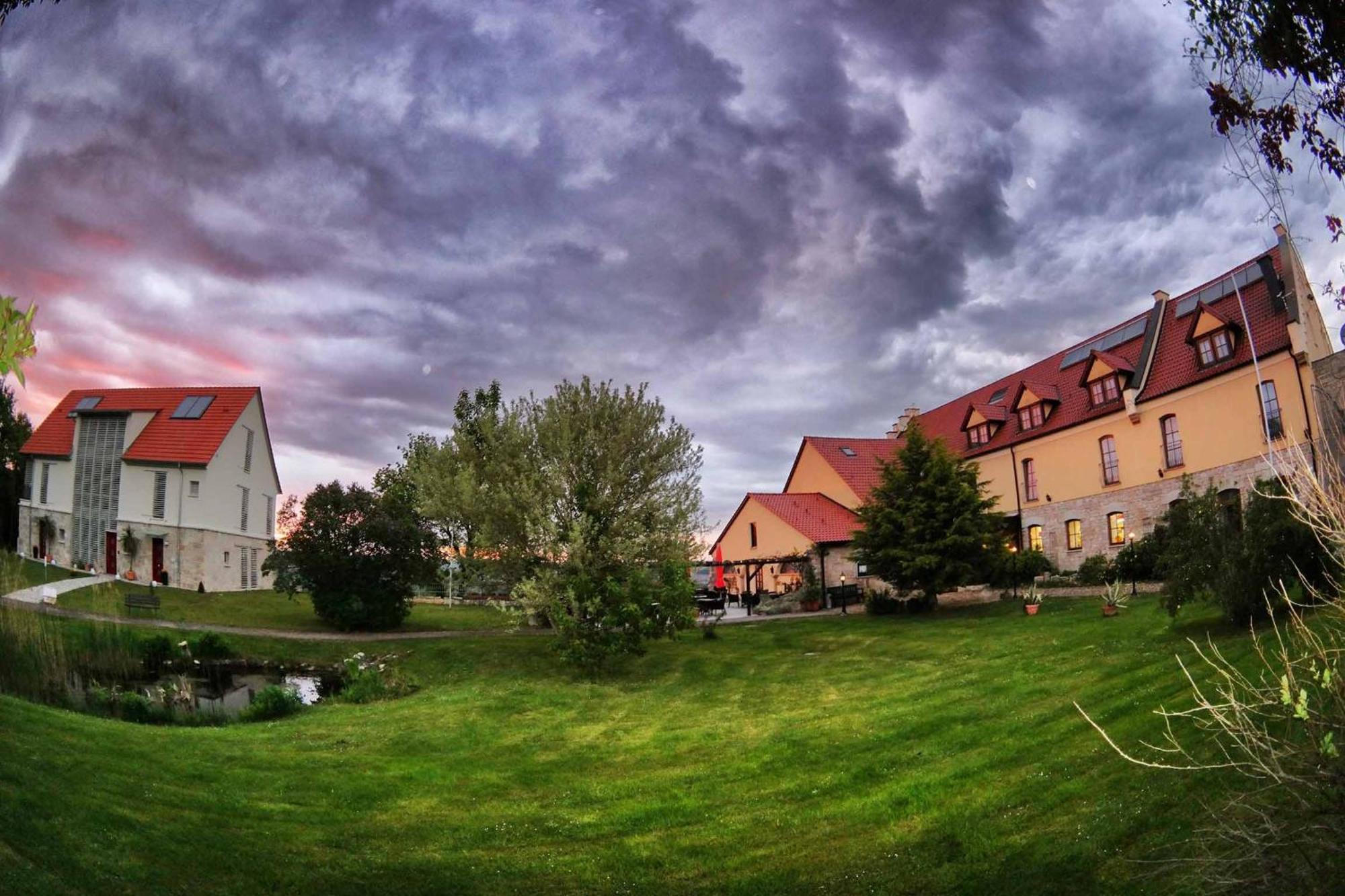 Hotel Und Restaurant Rittergut Kreipitzsch Νάουμπουργκ Εξωτερικό φωτογραφία